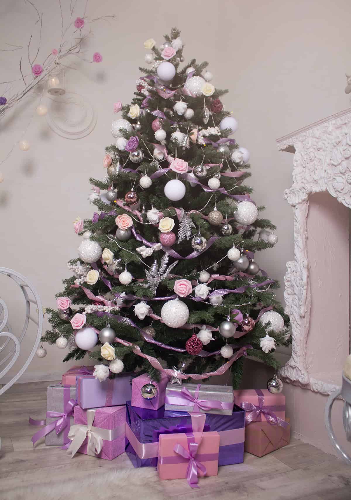 Rose Ribbon Christmas Tree