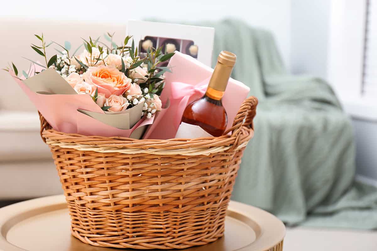 Rosé and Roses Gift Basket