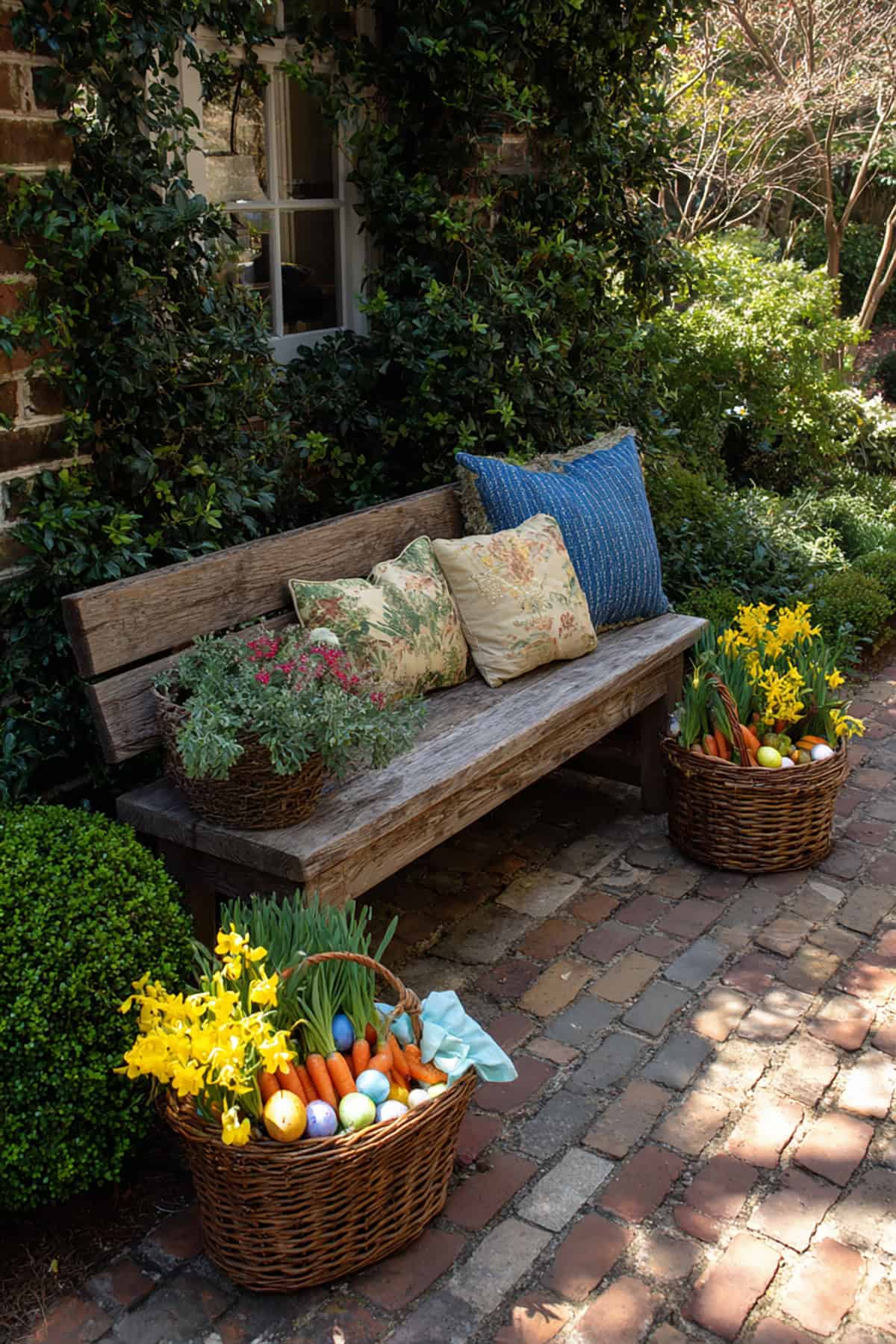 Bench Area With Ground Level Baskets