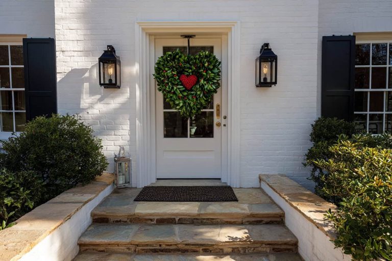 21 Valentine Door Decorating Ideas You Can Actually Do