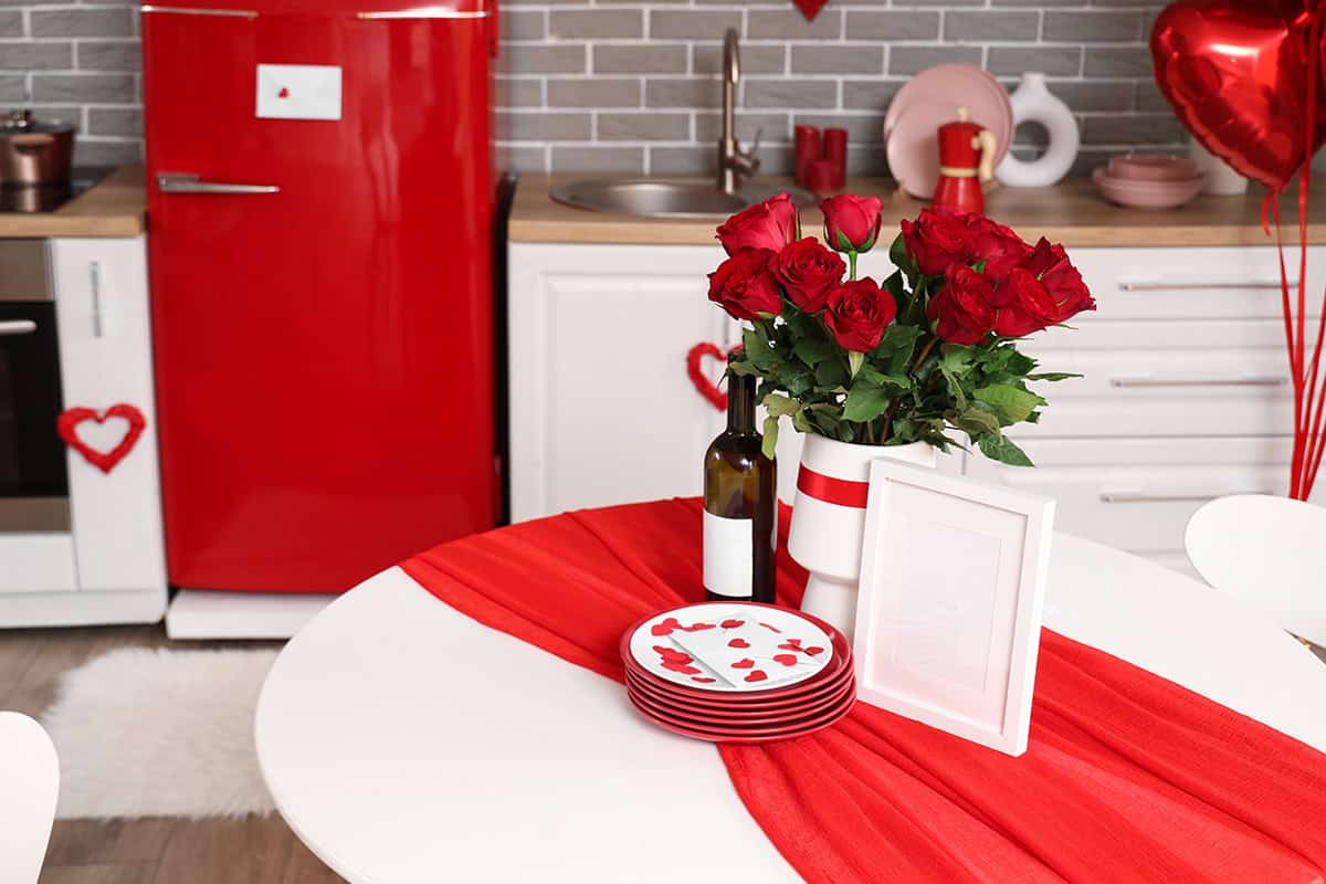 Valentine’s Day Table Decor Ideas