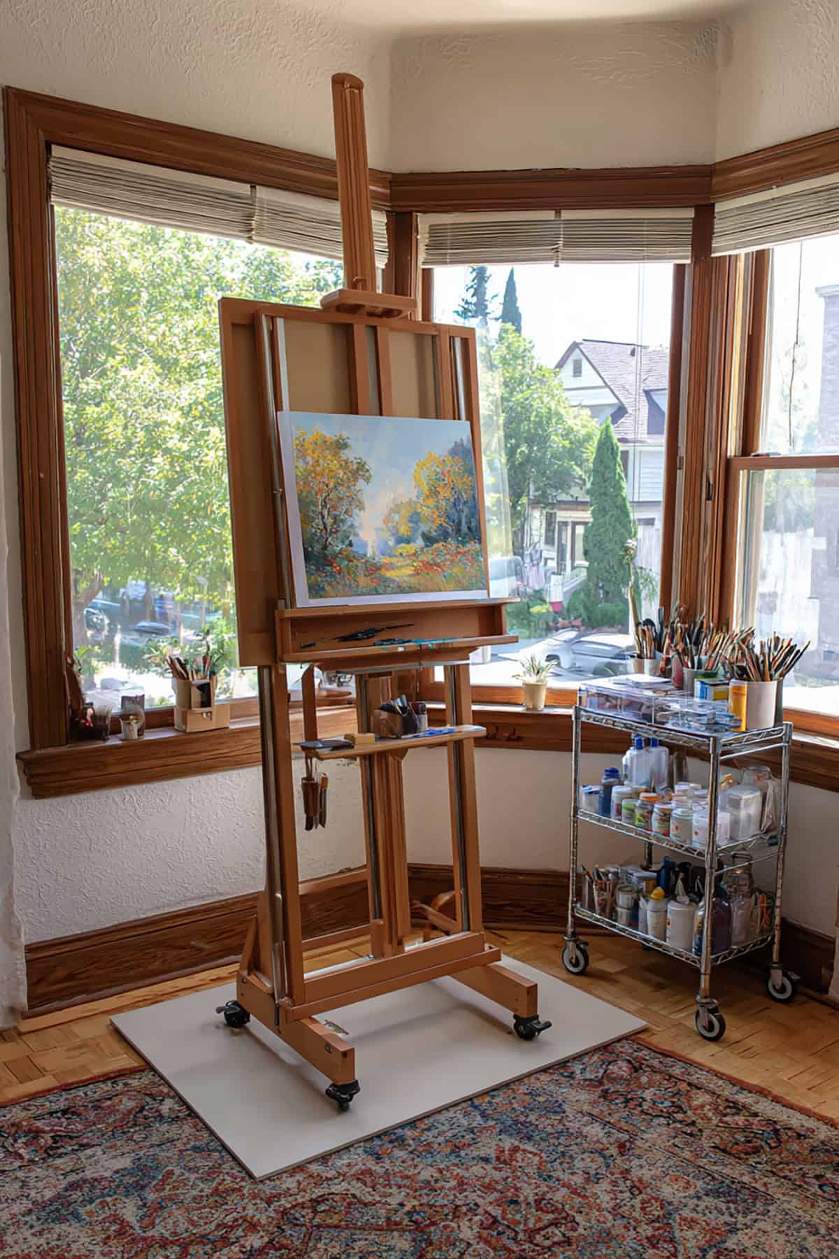 Art Studio Bay With An Easel And Rolling Cart
