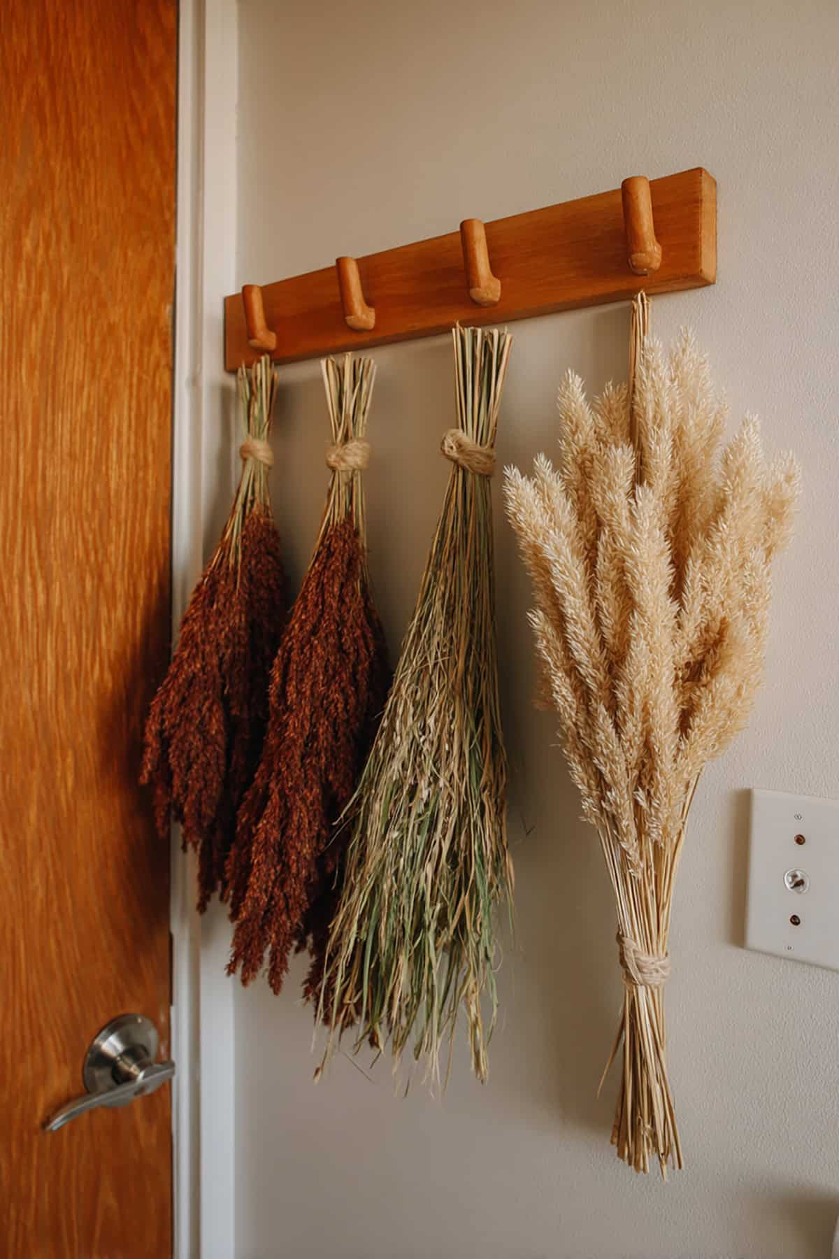 Dried Pampas Grass Wall Hooks