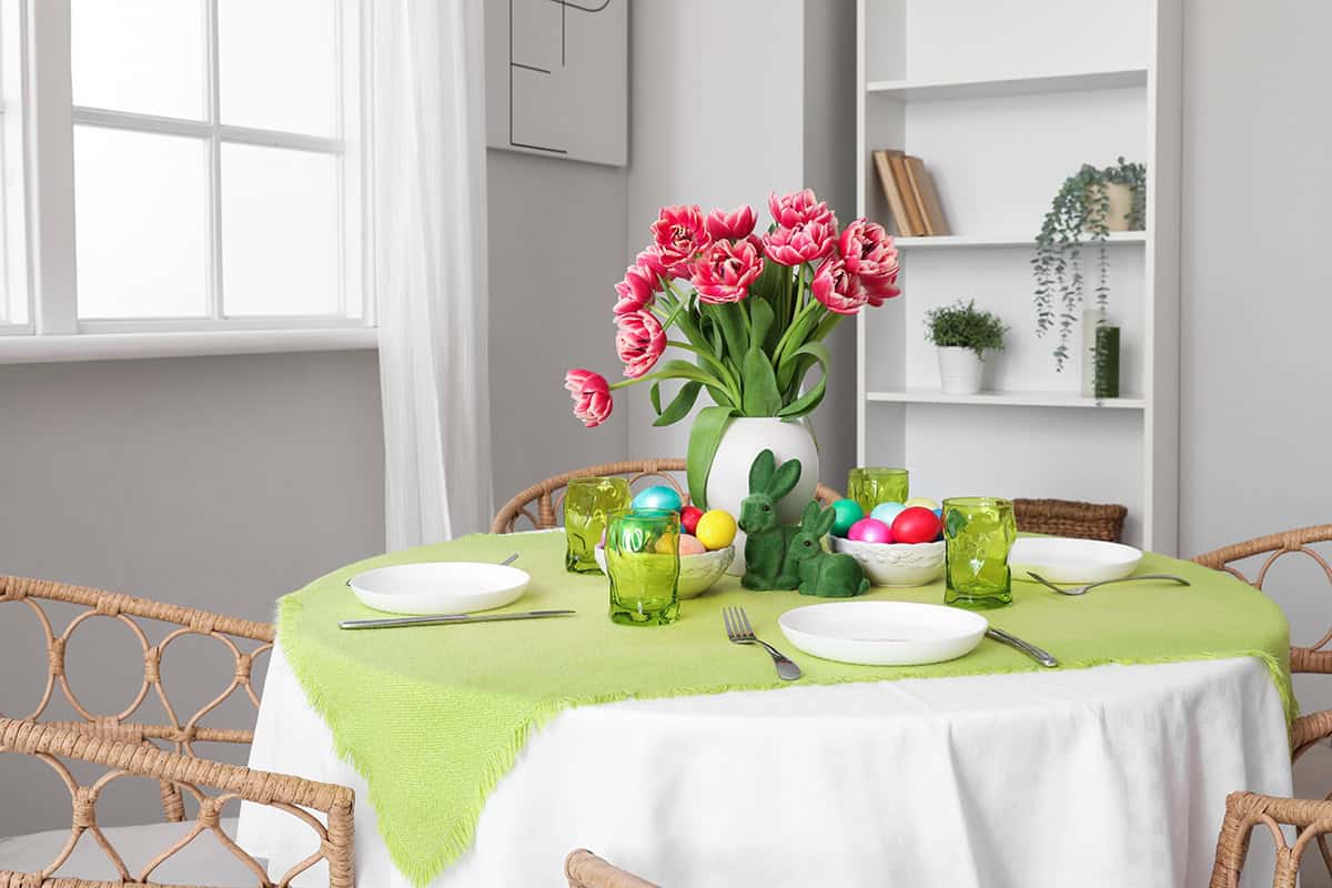 Green Cloth, Pink Tulips