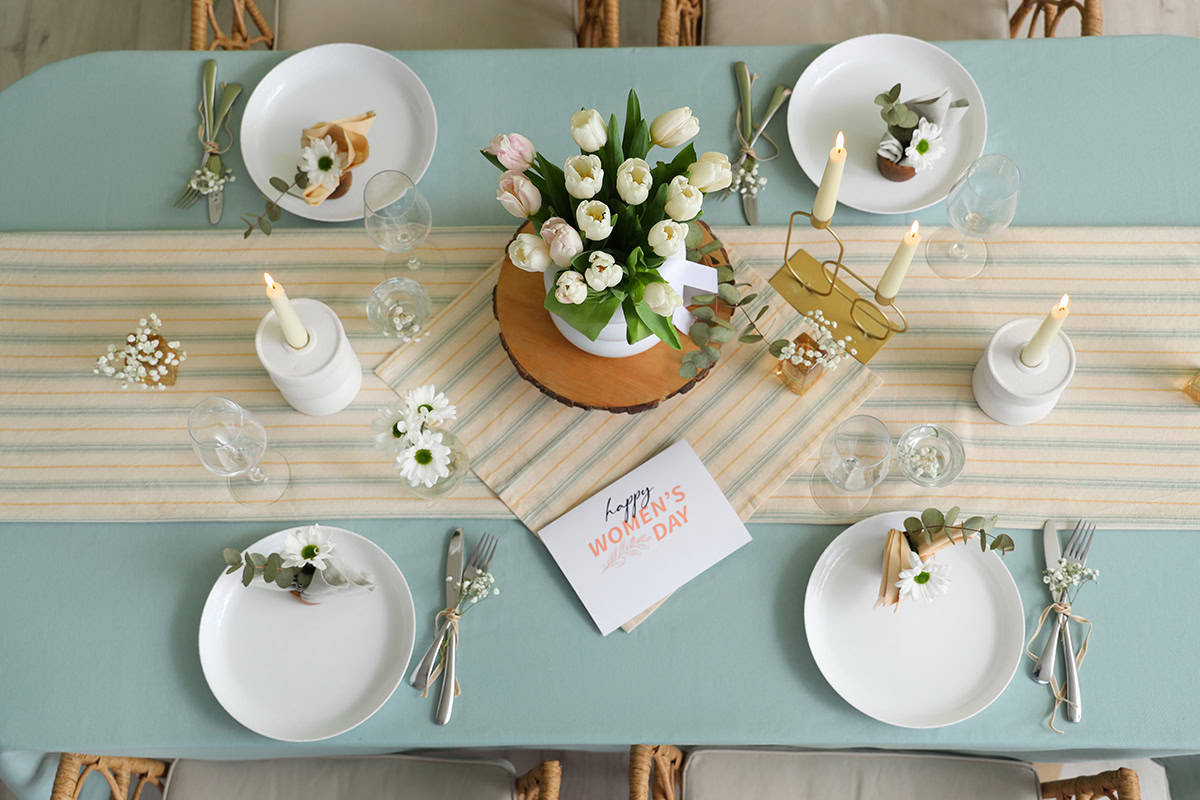 Teal Table With a Fresh Tulip Note