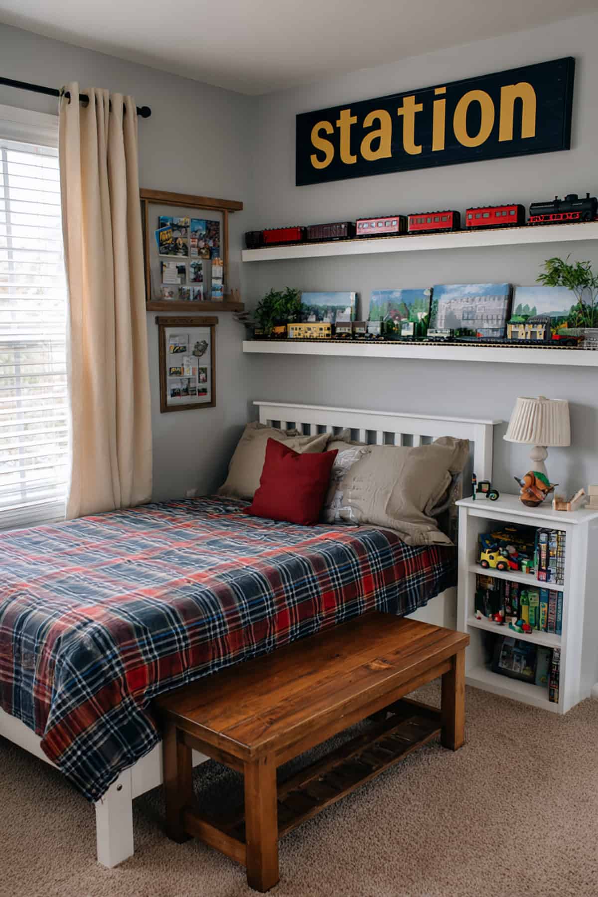 Train Shelf Border + Station Sign