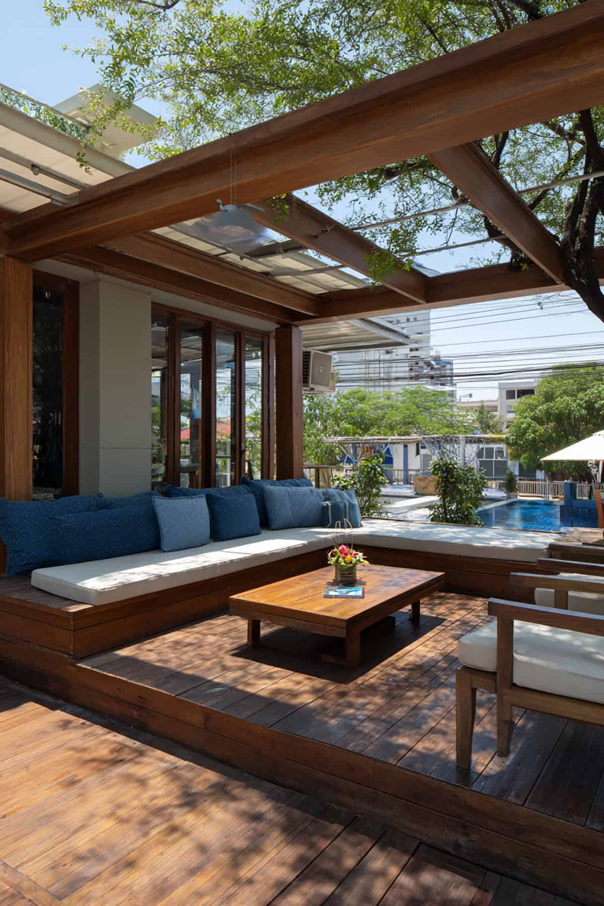 Back Porch with Raised Platform Lounge Zone