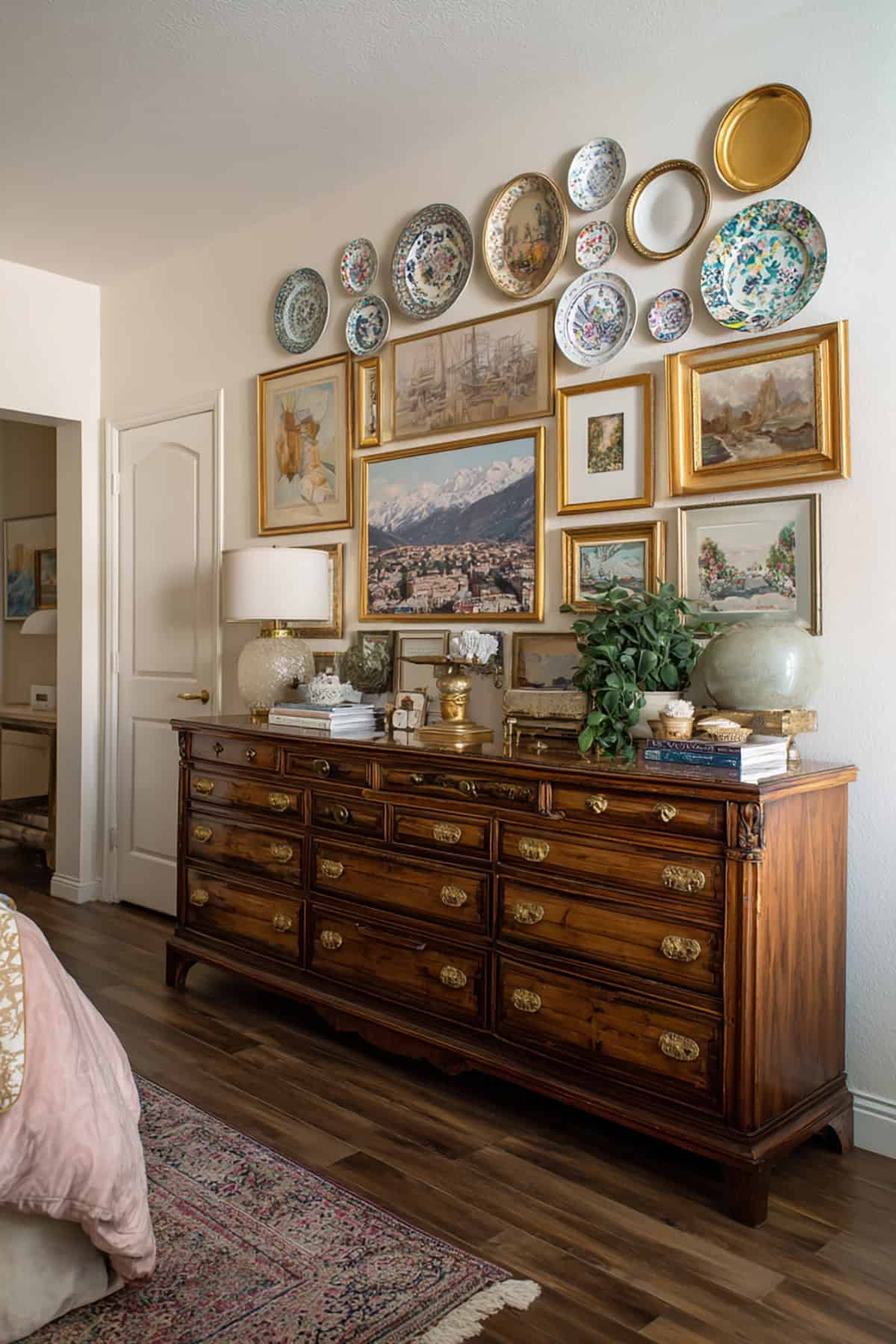 Decorative Wall Plate Arrangement