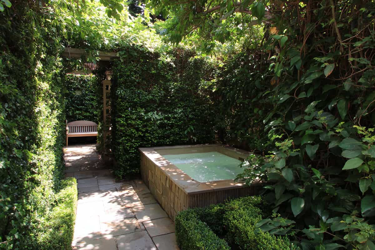 Hidden Hedge Garden Hot Tub Room