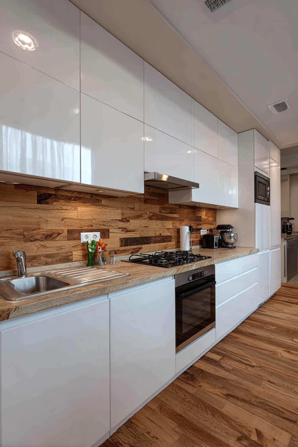 Horizontal Wood Plank Backsplash