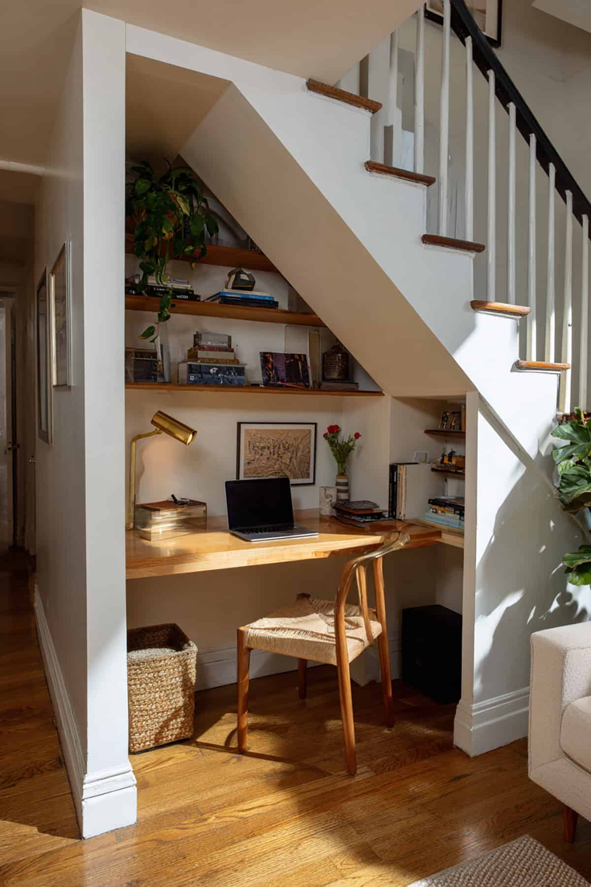Minimal Floating Desk Workspace Nook