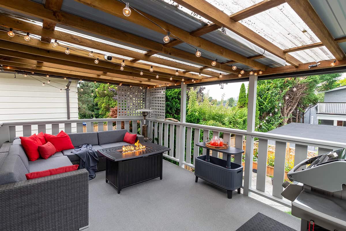 Pergola Back Porch Seating with Center Firepit