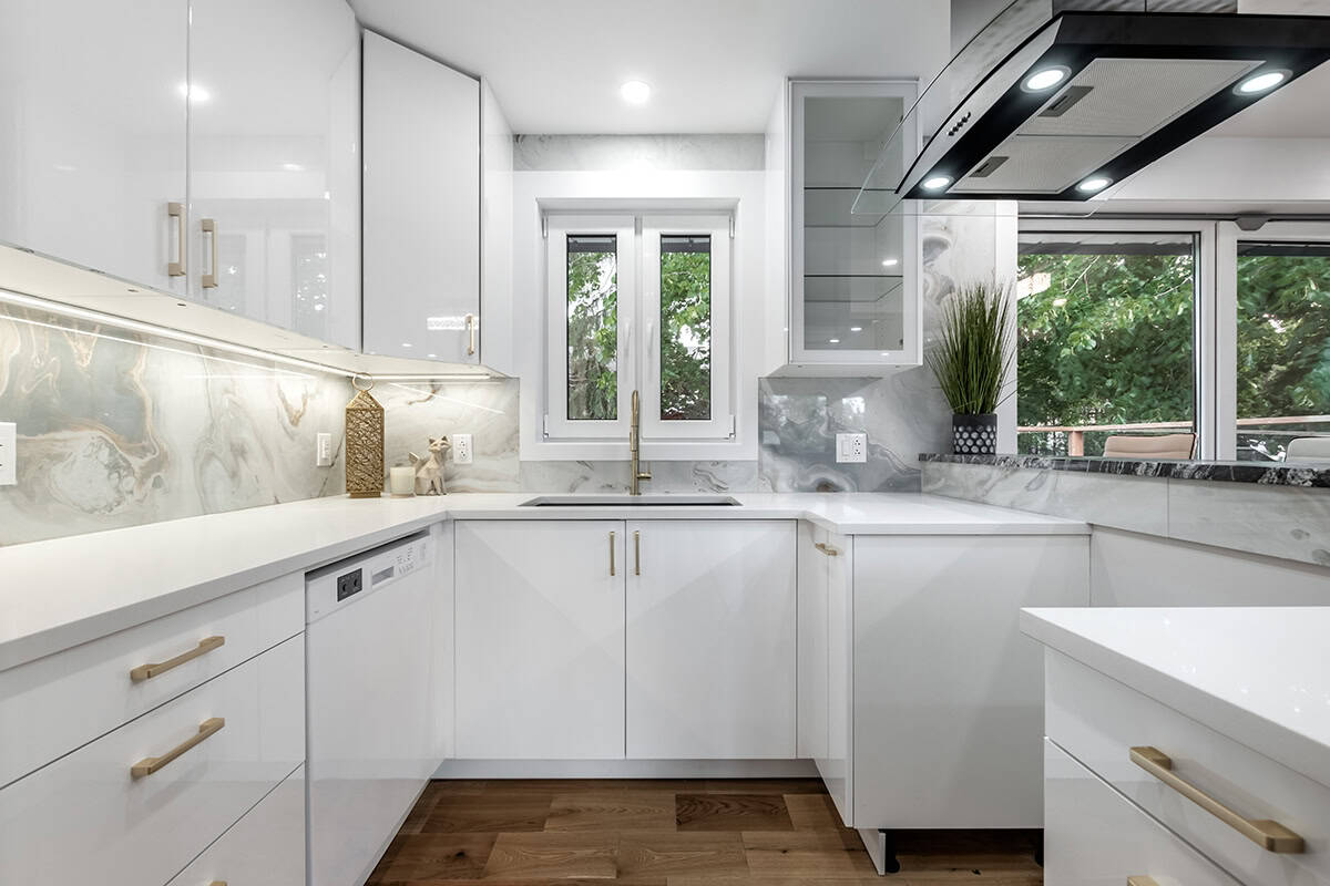 Soft Gray Marble Slab Backsplash