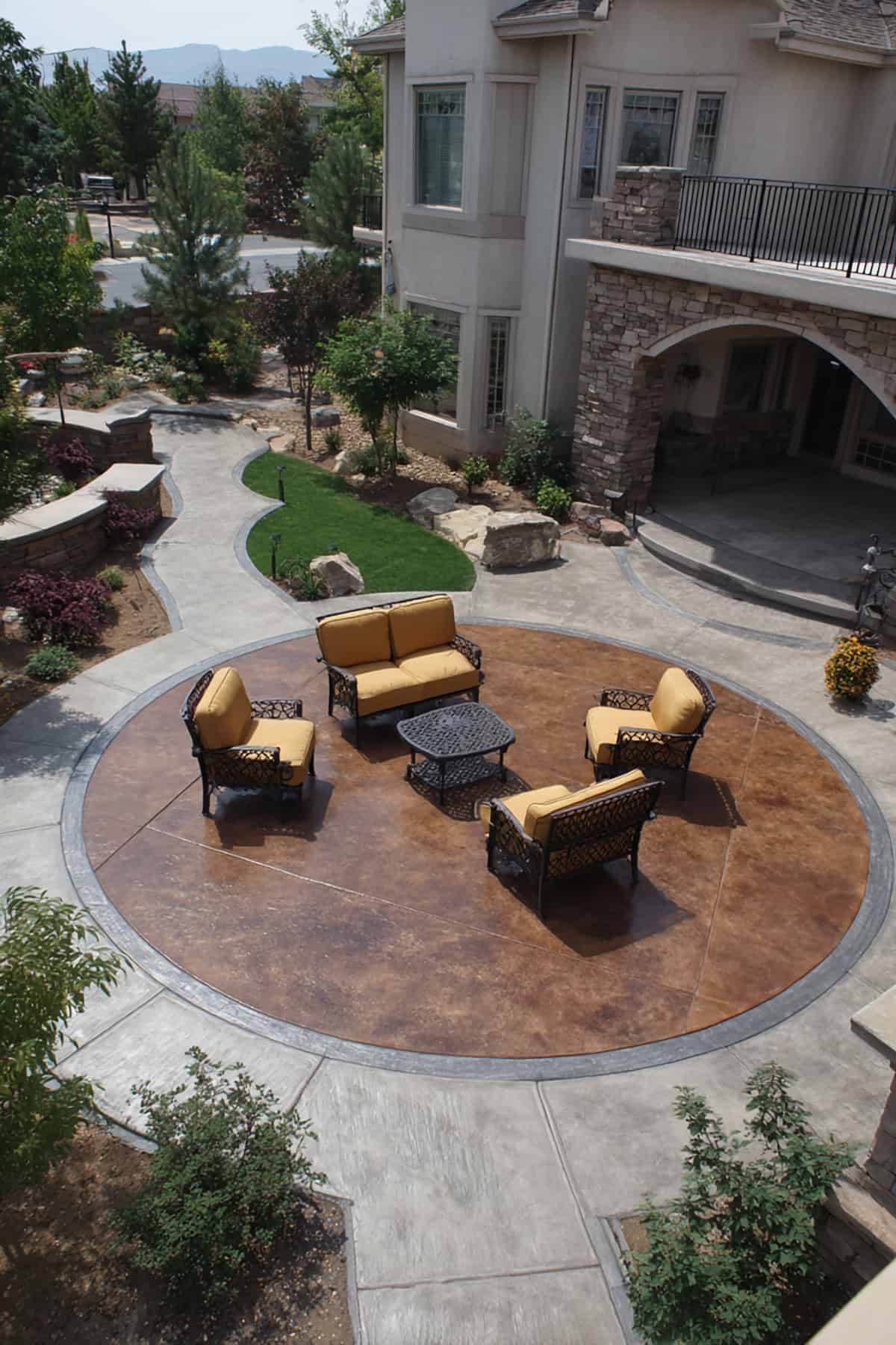 Stamped Concrete Patio with Large Circular Inlay Zone