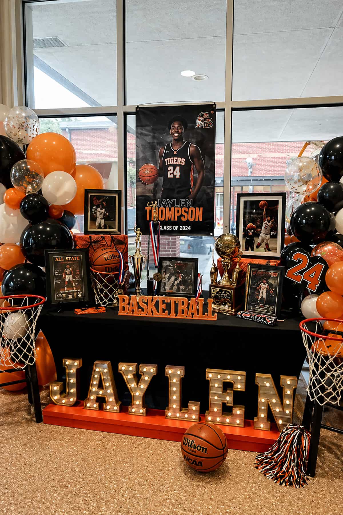 Basketball Senior Table