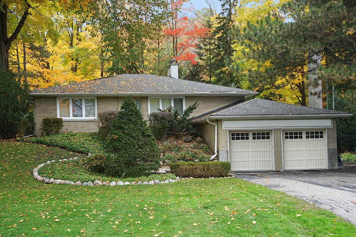 Ranch Bungalow Exterior With Wide Open Lawn