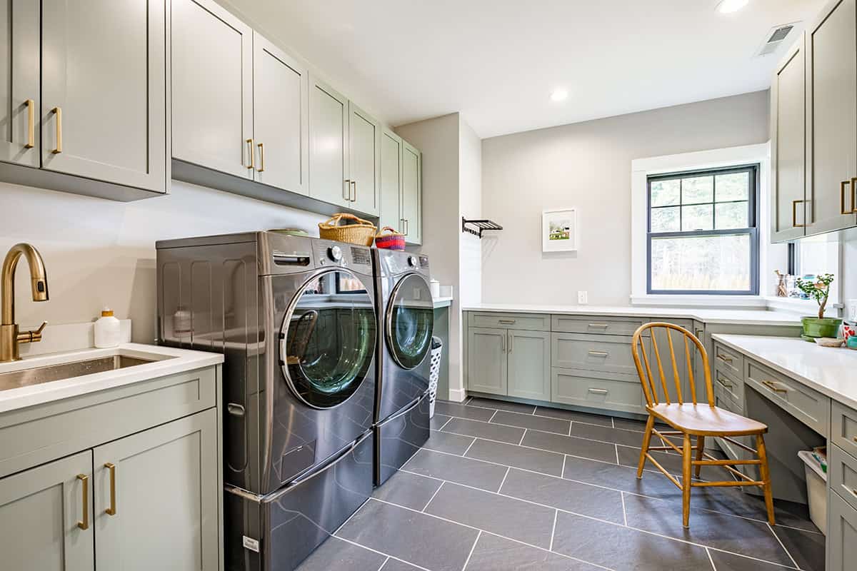 Charcoal Slate Tile Flooring
