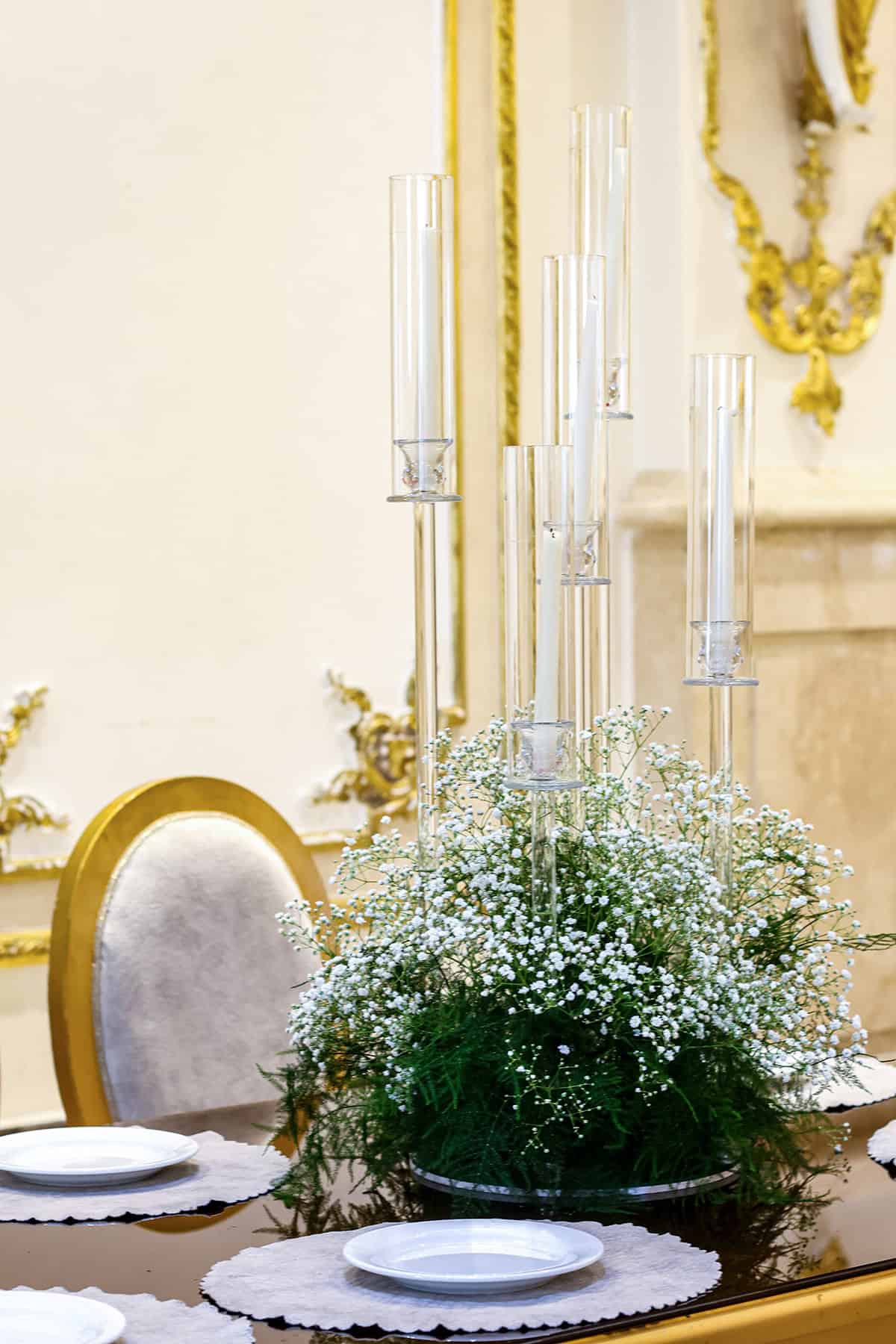 Dramatic Baby’s Breath Candle Display