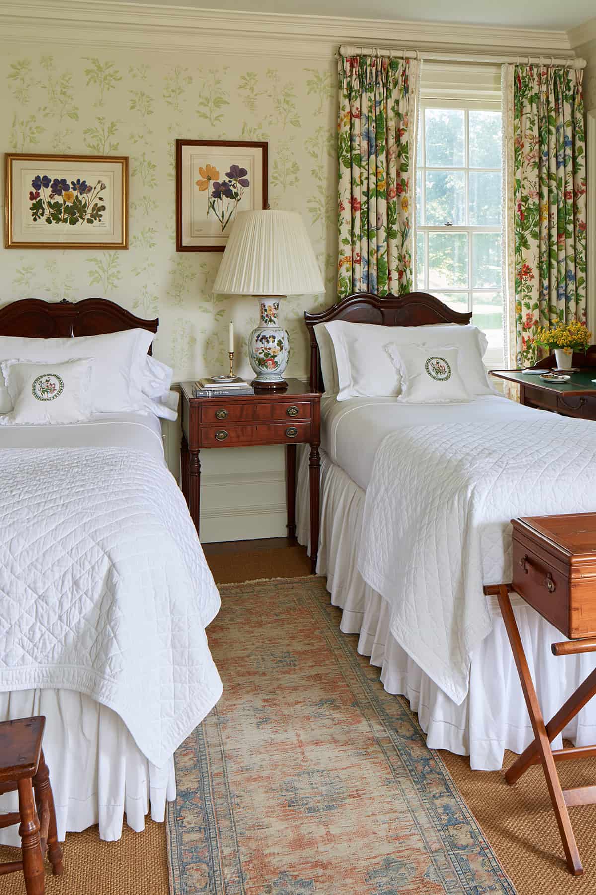Estate Guest Bedroom With Twin Bed