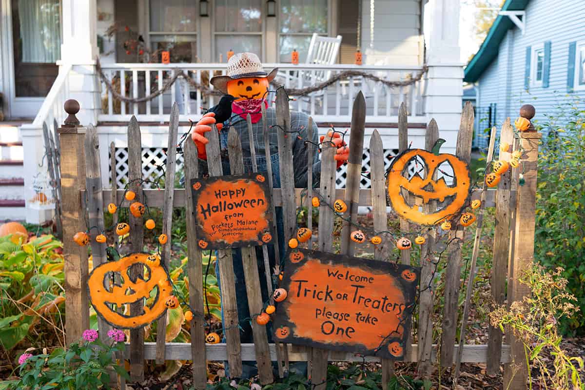 Welcome Trick or Treaters at the Garden Gate