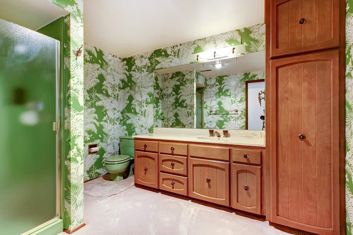 Fresh Green Fern Bathroom Wallpaper