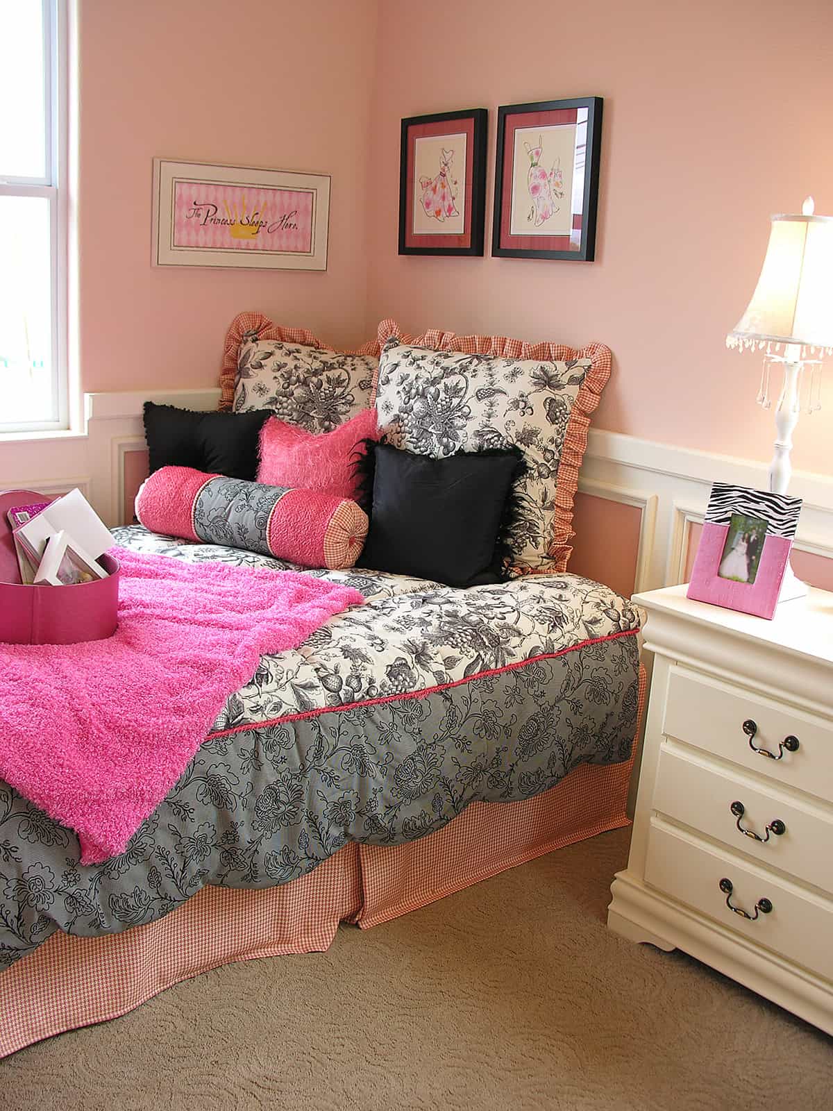 Glamorous Bedroom With Graphic Contrast