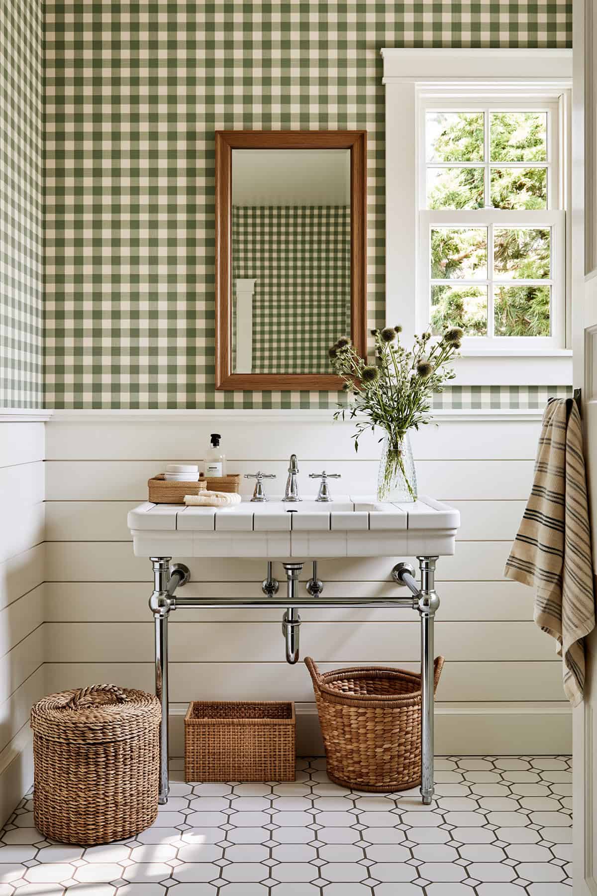 Green Gingham Bathroom Wallpaper