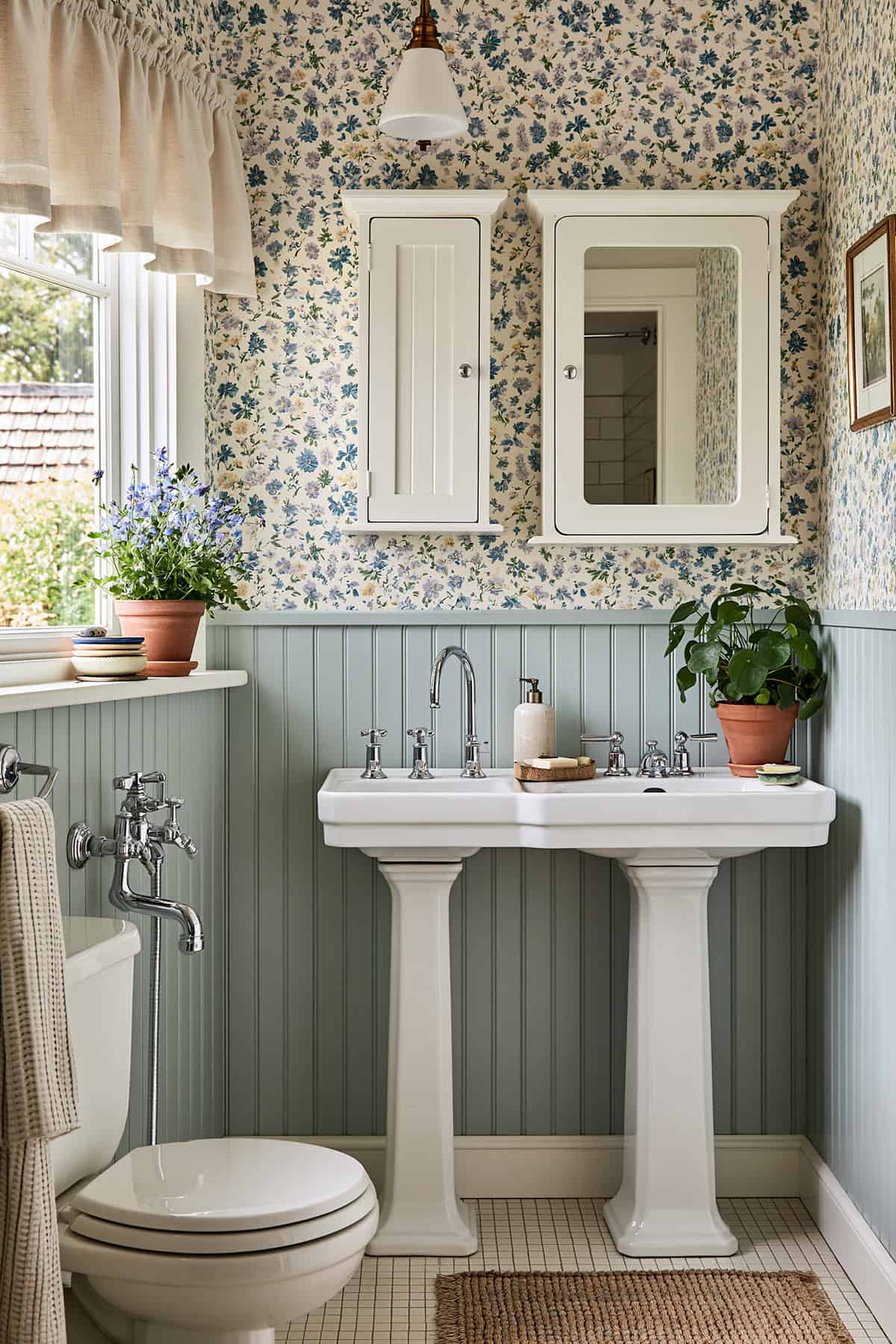 Tiny Ditsy Floral Bathroom