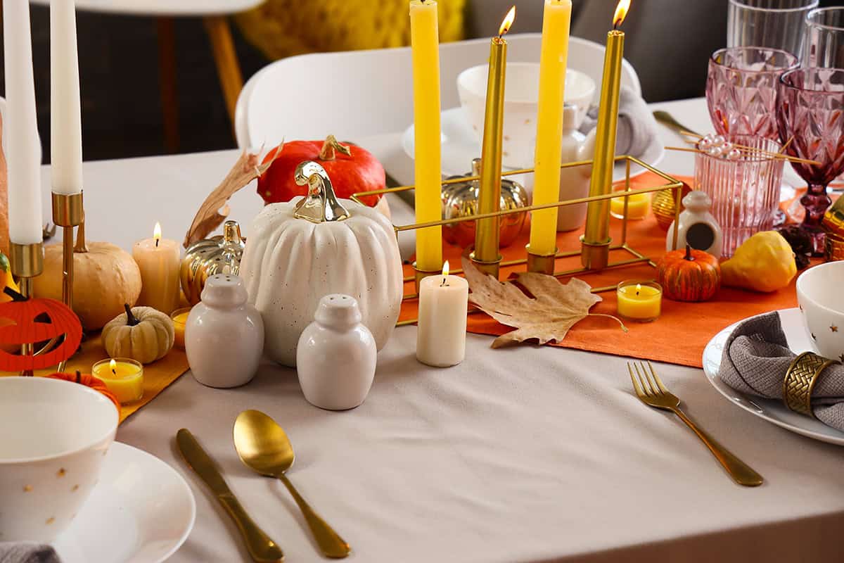 White Pumpkins With Gold Table Accents