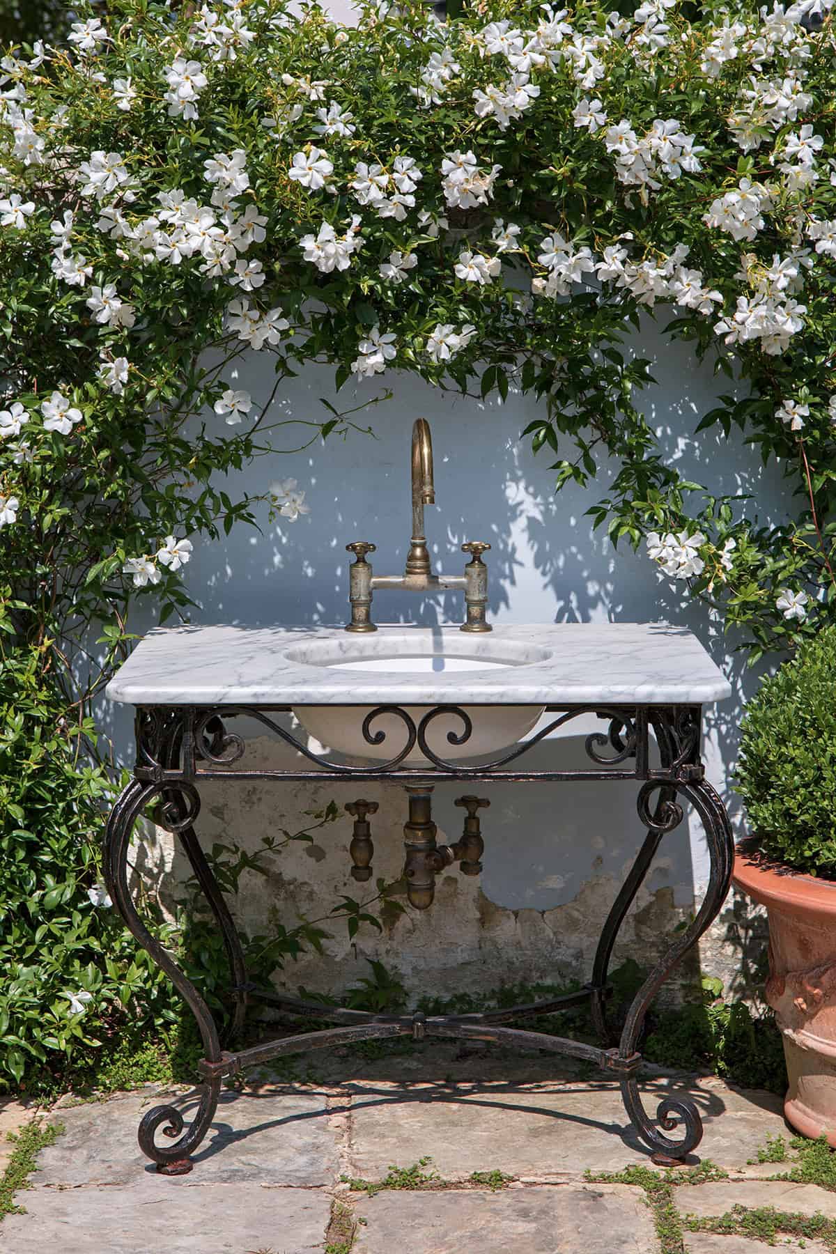 Wrought Iron Garden Sink With Marble Top