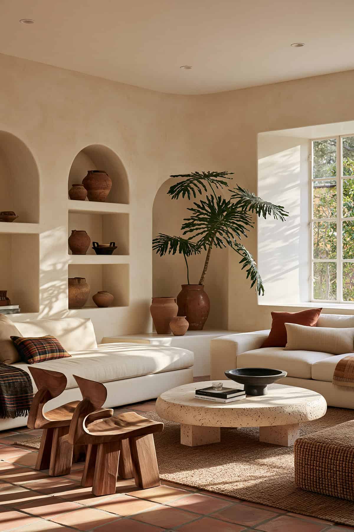 Adobe Style Living Room With Rounded Niches