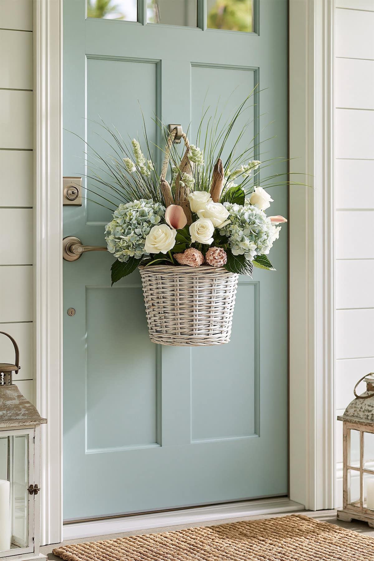 Coastal Door Basket with Shells