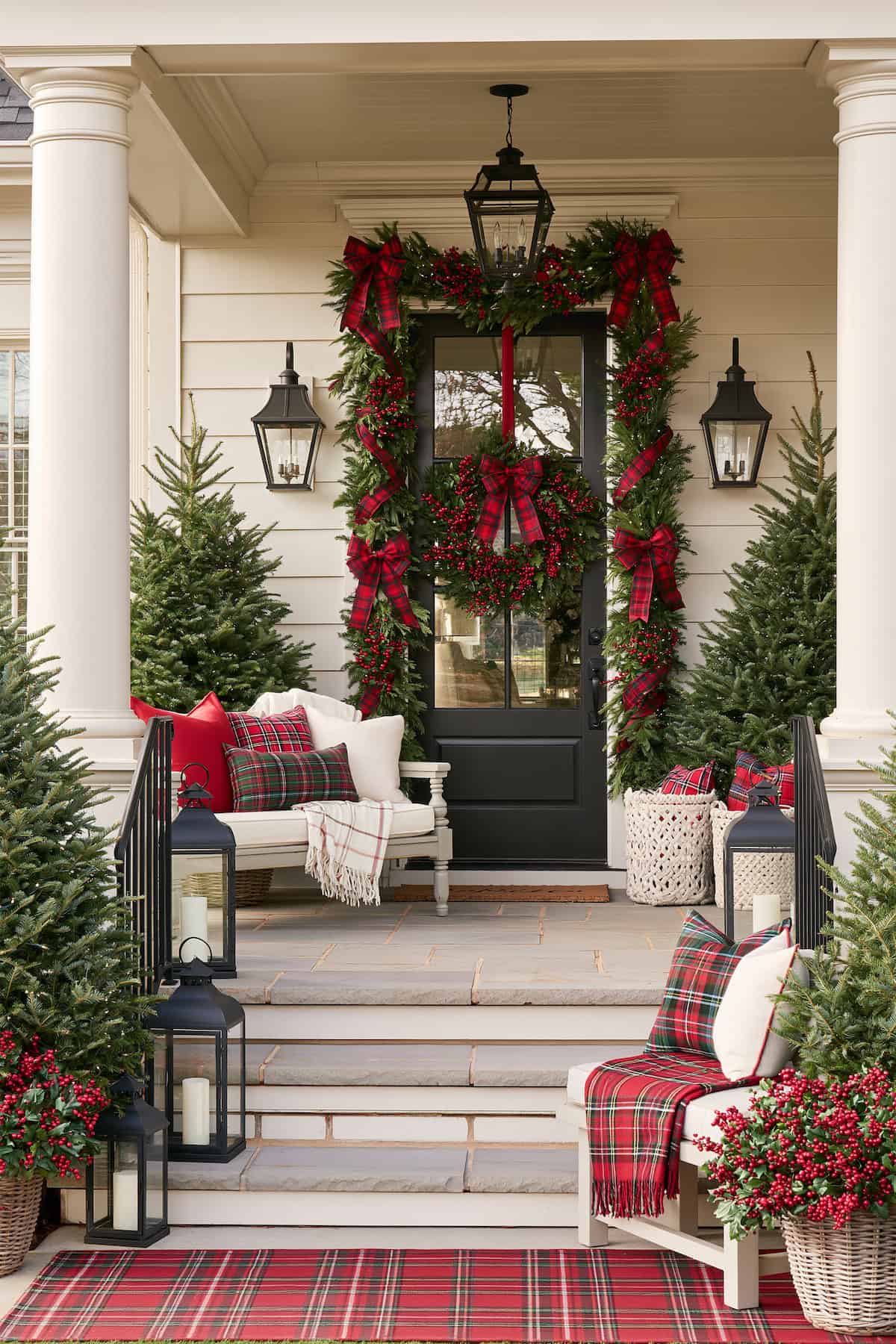 Plaid Everywhere on This Christmas Porch
