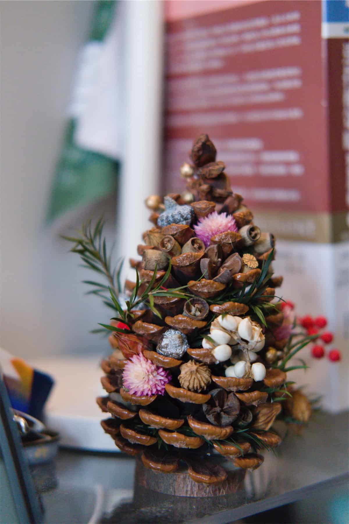 A Pinecone Tabletop Christmas Tree