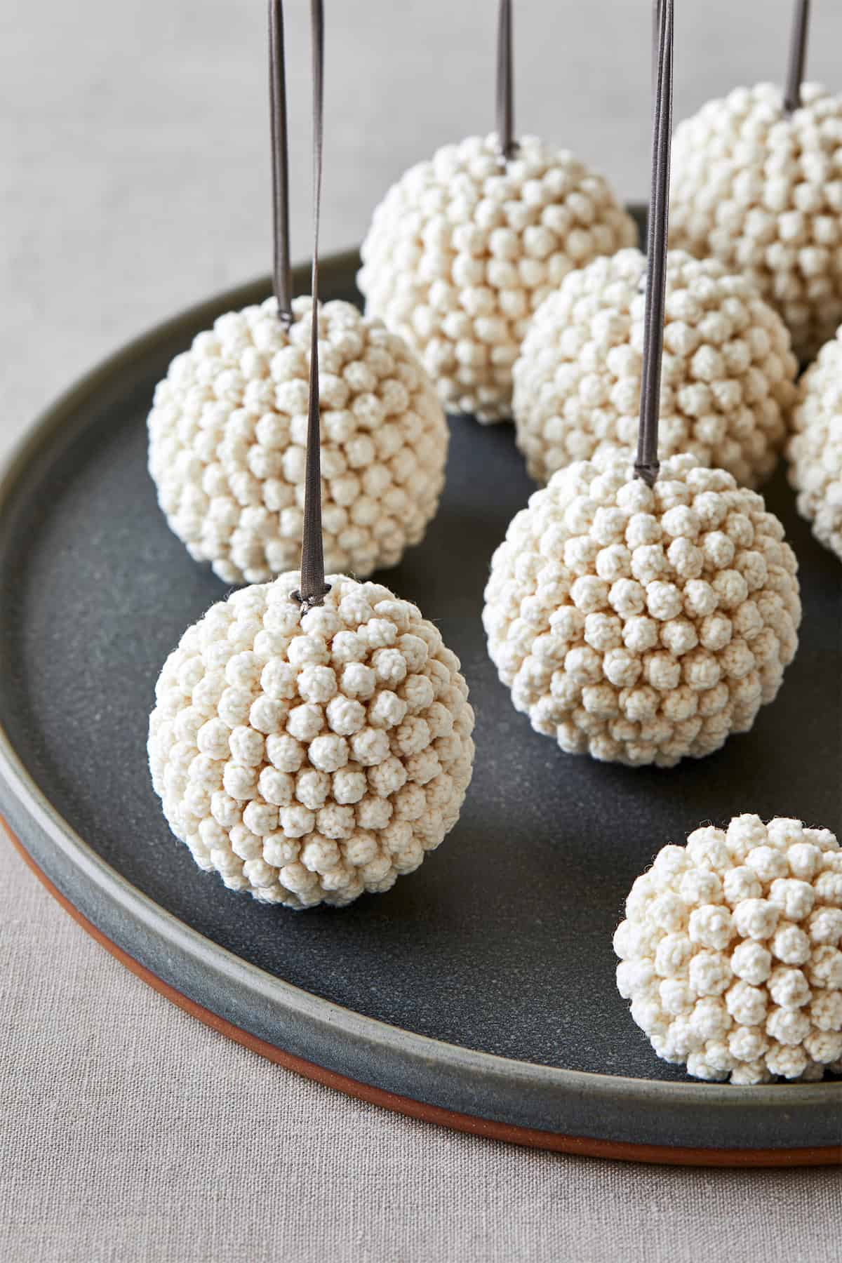 Puff-Stitch Snowball Baubles